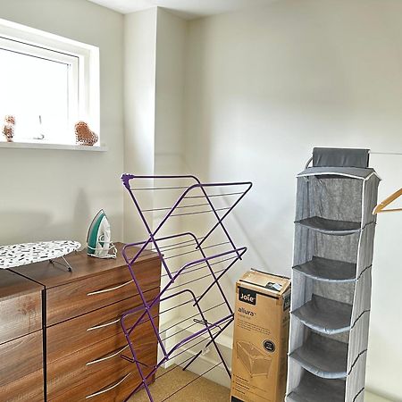Water Front Apt Walk To The Beach & City Centre Суонзи Екстериор снимка